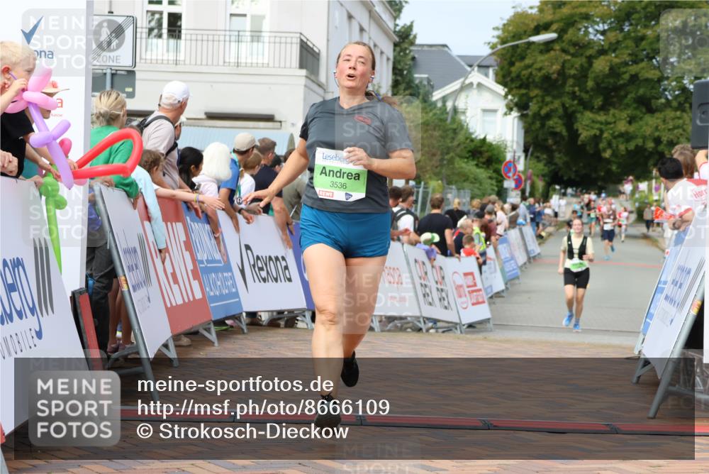 31.08.2025 - 21. Blankeneser Heldenlauf Strokosch-Dieckow http://msf.ph/oto/8666109 31.08.2025 11:17:26 Ziel 3536, 3612 meine-sportfotos.de