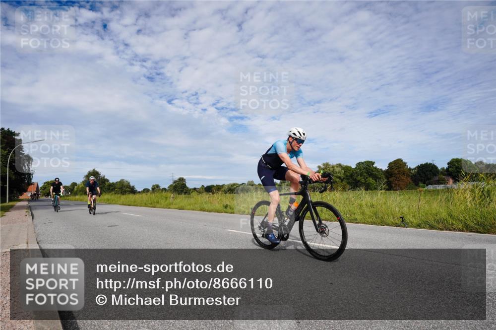 31.08.2025 - Elbe Triathlon Hamburg Michael Burmester http://msf.ph/oto/8666110 31.08.2025 10:24:15 Radfahren 975, 997, 1018, 1047, 1076 meine-sportfotos.de