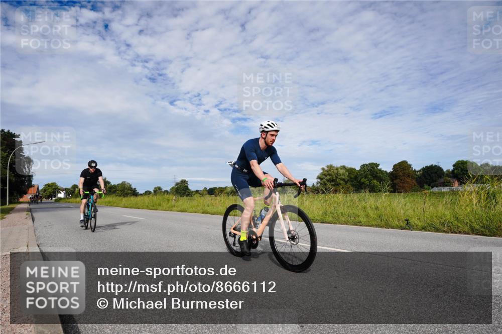 31.08.2025 - Elbe Triathlon Hamburg Michael Burmester http://msf.ph/oto/8666112 31.08.2025 10:24:17 Radfahren 943, 972, 975, 1018, 1047, 1076 meine-sportfotos.de