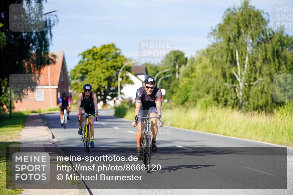 31.08.2025 - Elbe Triathlon Hamburg Michael Burmester http://msf.ph/oto/8666120 31.08.2025 09:34:14 Radfahren 297, 342, 612, 710 meine-sportfotos.de