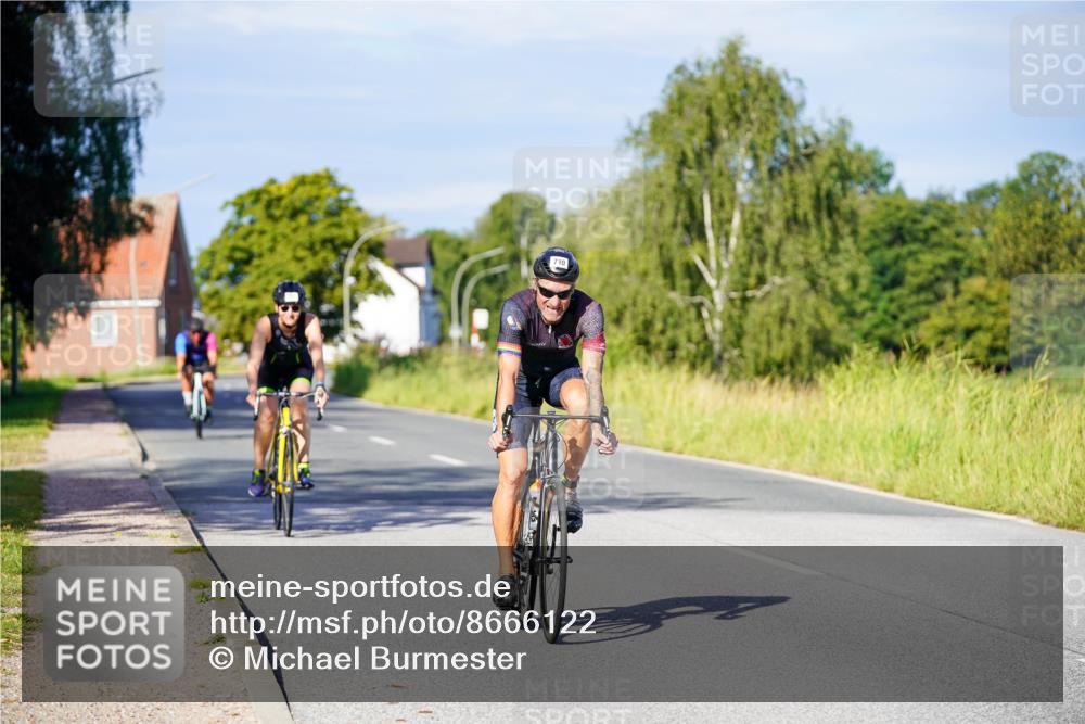 31.08.2025 - Elbe Triathlon Hamburg Michael Burmester http://msf.ph/oto/8666122 31.08.2025 09:34:15 Radfahren 297, 342, 612, 710 meine-sportfotos.de