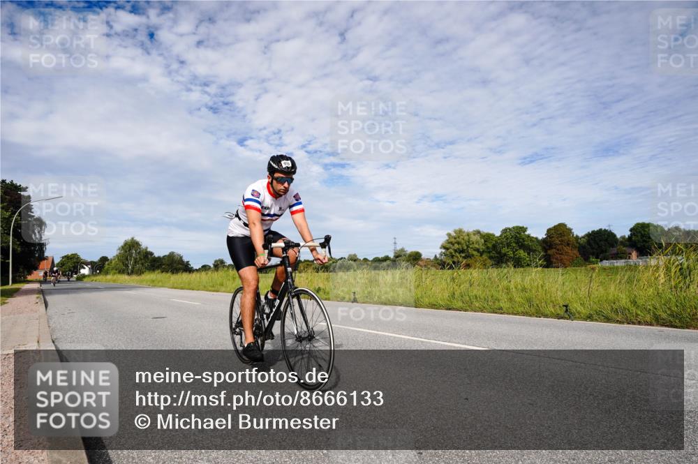 31.08.2025 - Elbe Triathlon Hamburg Michael Burmester http://msf.ph/oto/8666133 31.08.2025 10:24:33 Radfahren 847, 910, 970, 979, 1080, 1092 meine-sportfotos.de