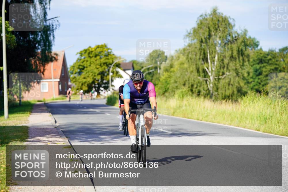 31.08.2025 - Elbe Triathlon Hamburg Michael Burmester http://msf.ph/oto/8666136 31.08.2025 09:34:19 Radfahren 297, 342, 612, 710 meine-sportfotos.de