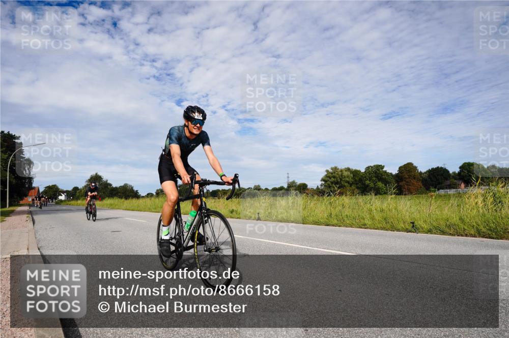 31.08.2025 - Elbe Triathlon Hamburg Michael Burmester http://msf.ph/oto/8666158 31.08.2025 10:25:00 Radfahren 446, 662, 893, 937, 964, 1062 meine-sportfotos.de