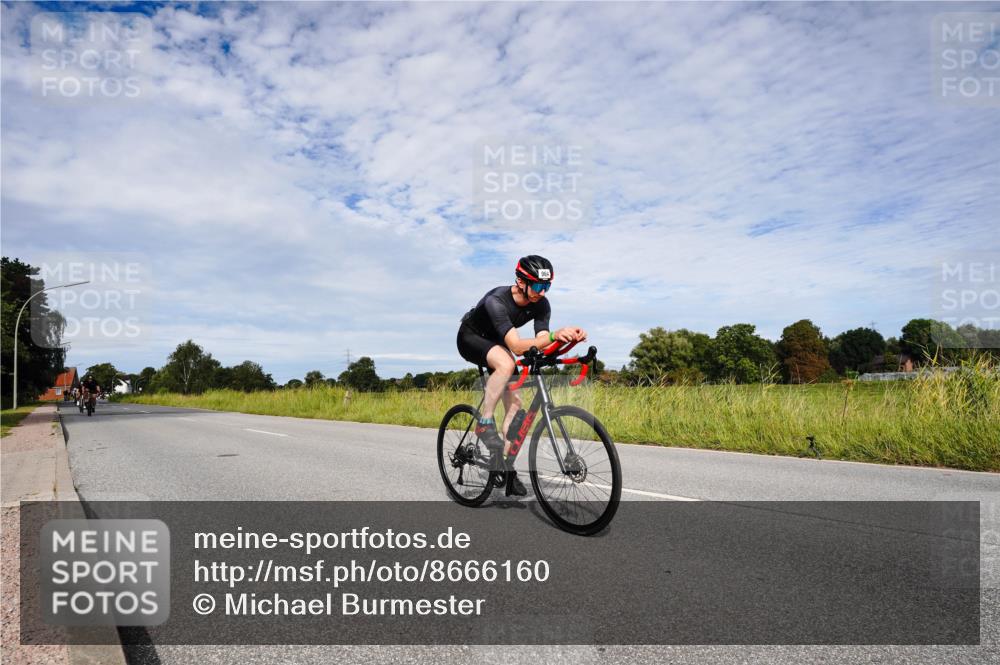 31.08.2025 - Elbe Triathlon Hamburg Michael Burmester http://msf.ph/oto/8666160 31.08.2025 10:25:01 Radfahren 446, 662, 893, 937, 964, 1062 meine-sportfotos.de