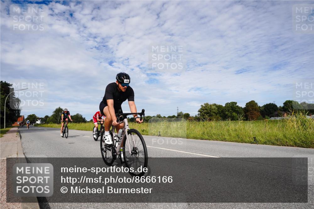 31.08.2025 - Elbe Triathlon Hamburg Michael Burmester http://msf.ph/oto/8666166 31.08.2025 10:25:04 Radfahren 446, 662, 782, 893, 929, 1062 meine-sportfotos.de