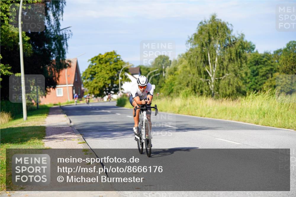 31.08.2025 - Elbe Triathlon Hamburg Michael Burmester http://msf.ph/oto/8666176 31.08.2025 09:34:39 Radfahren 228, 410 meine-sportfotos.de