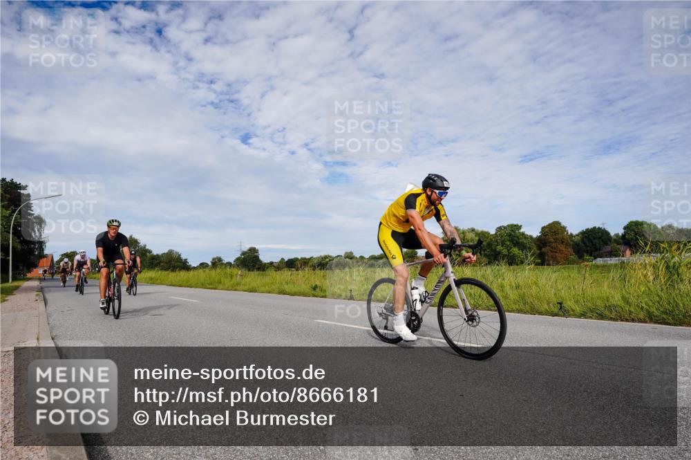 31.08.2025 - Elbe Triathlon Hamburg Michael Burmester http://msf.ph/oto/8666181 31.08.2025 10:25:16 Radfahren 829, 935, 955, 966, 1003, 1039, 1094, 1096 meine-sportfotos.de