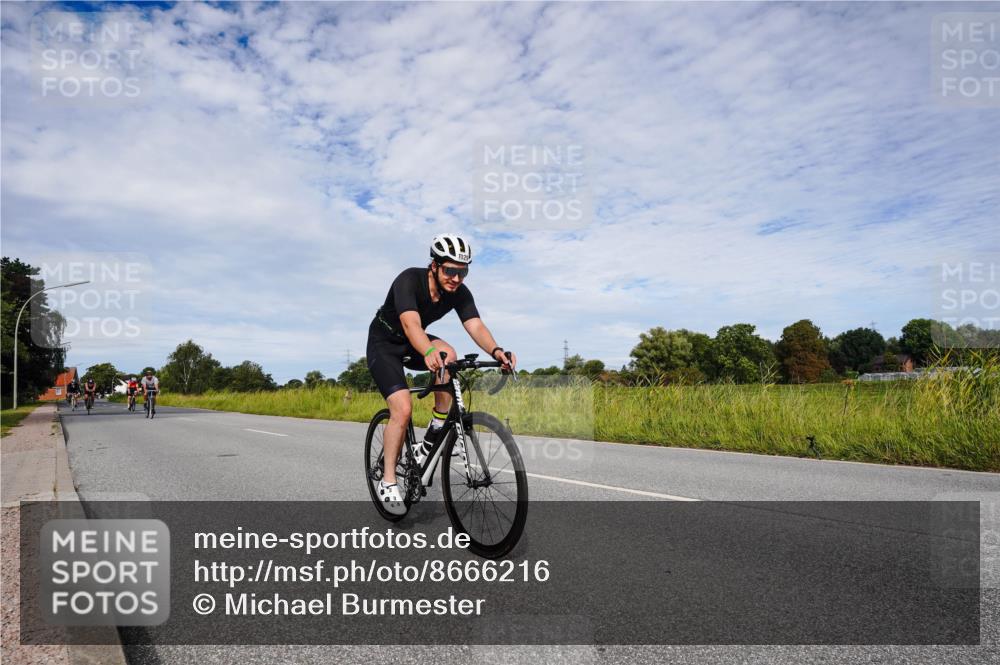 31.08.2025 - Elbe Triathlon Hamburg Michael Burmester http://msf.ph/oto/8666216 31.08.2025 10:25:55 Radfahren 503, 890, 973, 1020, 1029, 1055, 1060 meine-sportfotos.de
