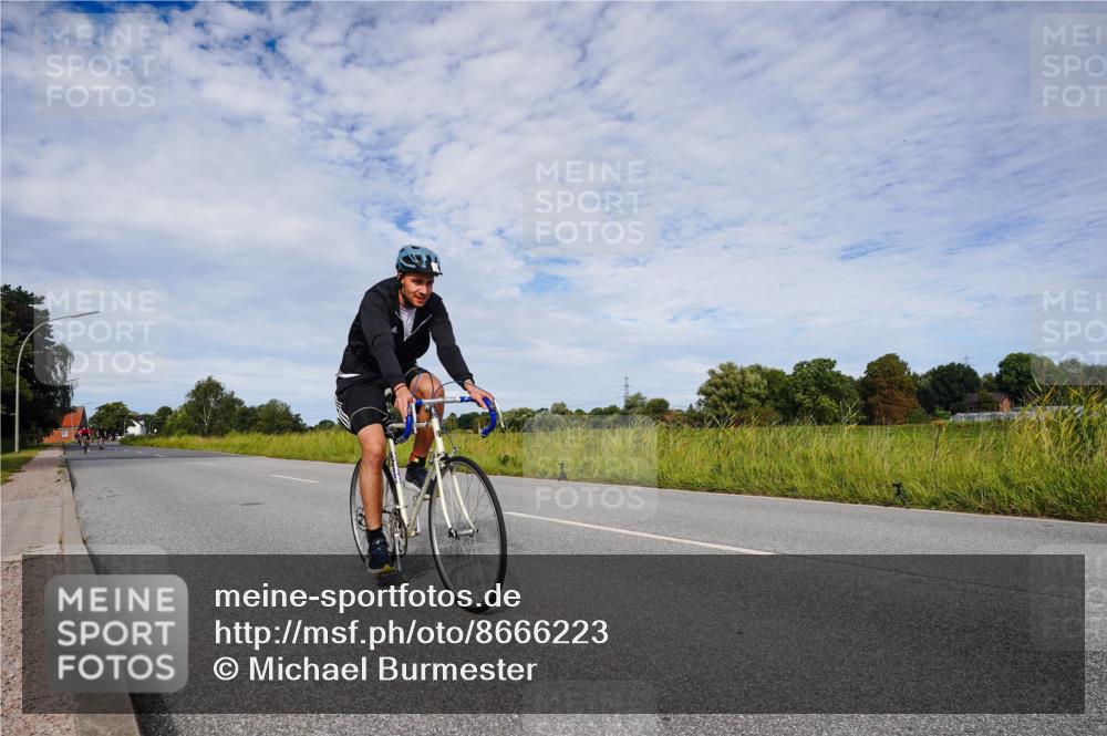 31.08.2025 - Elbe Triathlon Hamburg Michael Burmester http://msf.ph/oto/8666223 31.08.2025 10:25:59 Radfahren 503, 806, 890, 1020, 1055, 1082 meine-sportfotos.de