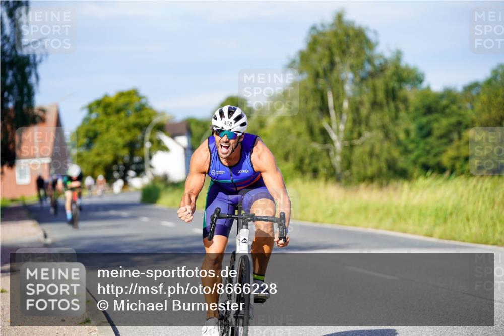 31.08.2025 - Elbe Triathlon Hamburg Michael Burmester http://msf.ph/oto/8666228 31.08.2025 09:35:03 Radfahren 264, 428, 447, 730 meine-sportfotos.de