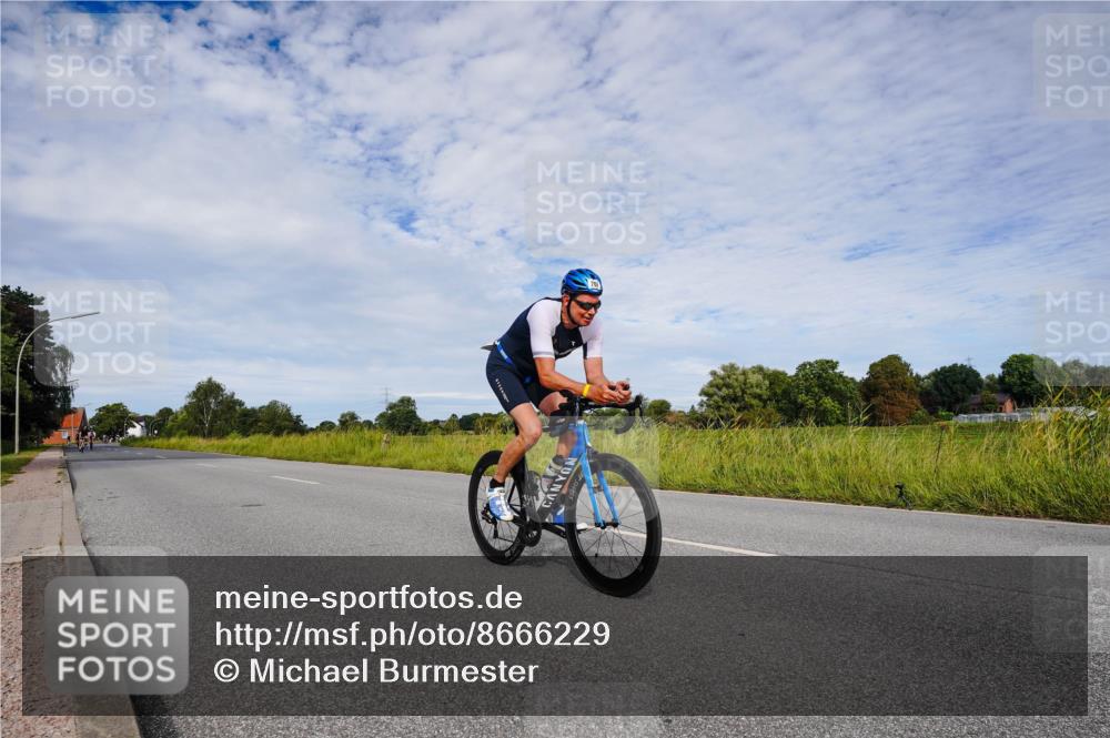 31.08.2025 - Elbe Triathlon Hamburg Michael Burmester http://msf.ph/oto/8666229 31.08.2025 10:26:07 Radfahren 768, 806, 1022, 1035, 1082 meine-sportfotos.de