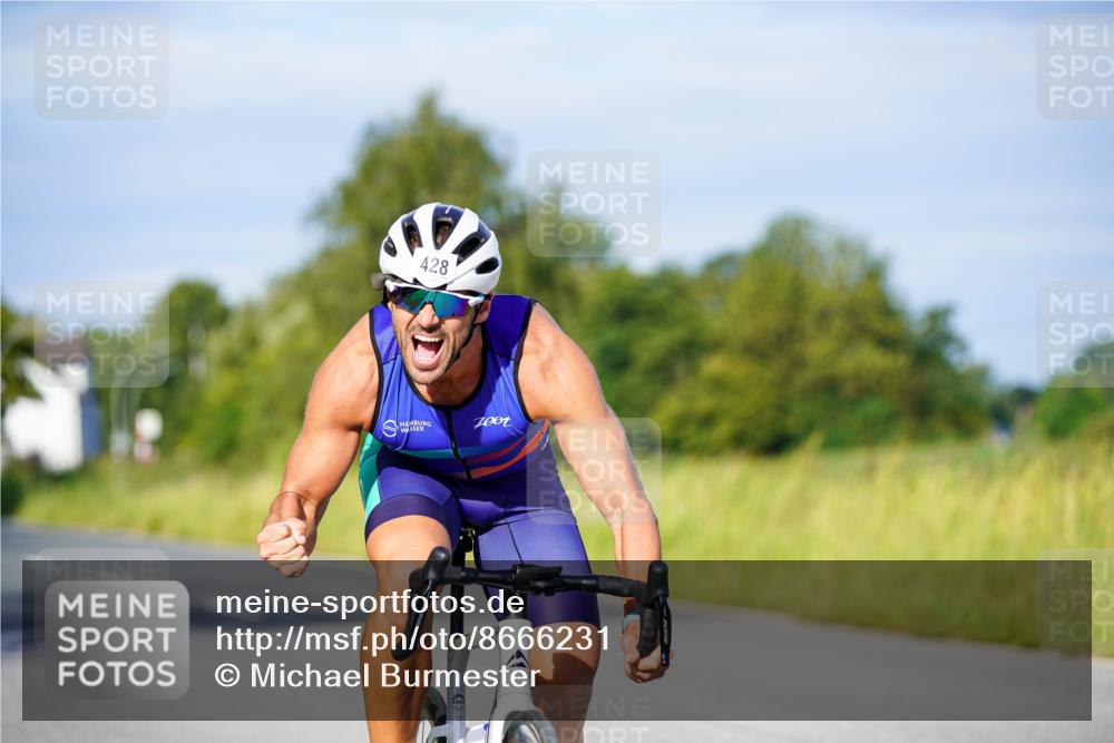31.08.2025 - Elbe Triathlon Hamburg Michael Burmester http://msf.ph/oto/8666231 31.08.2025 09:35:03 Radfahren 264, 428, 447, 730 meine-sportfotos.de