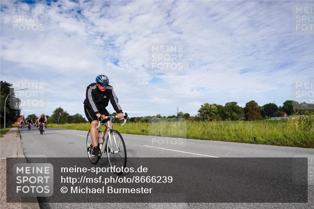 31.08.2025 - Elbe Triathlon Hamburg Michael Burmester http://msf.ph/oto/8666239 31.08.2025 10:26:23 Radfahren 905, 936, 951, 1103, 1108, 1149 meine-sportfotos.de