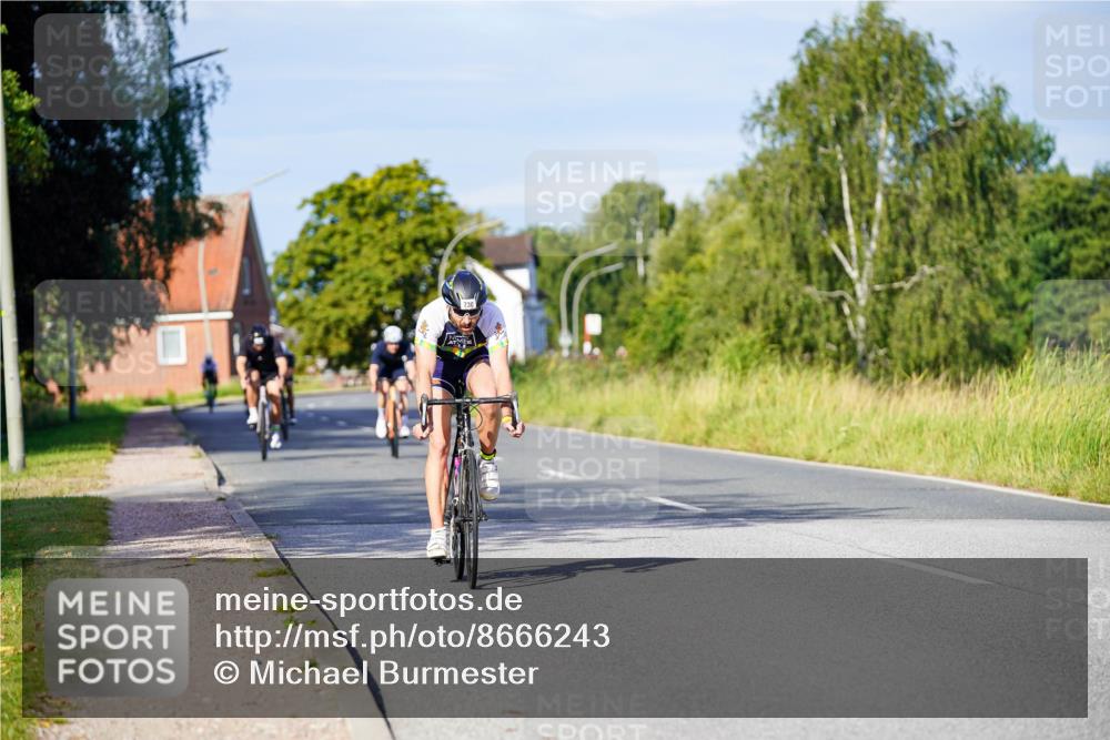 31.08.2025 - Elbe Triathlon Hamburg Michael Burmester http://msf.ph/oto/8666243 31.08.2025 09:35:09 Radfahren 250, 425, 446, 447, 532, 730, 766 meine-sportfotos.de
