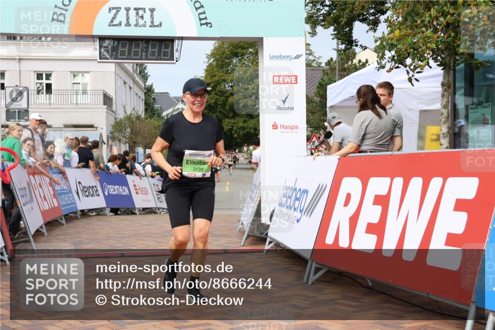 31.08.2025 - 21. Blankeneser Heldenlauf Strokosch-Dieckow http://msf.ph/oto/8666244 31.08.2025 11:17:12 Ziel 3698, 3366, 3133 meine-sportfotos.de