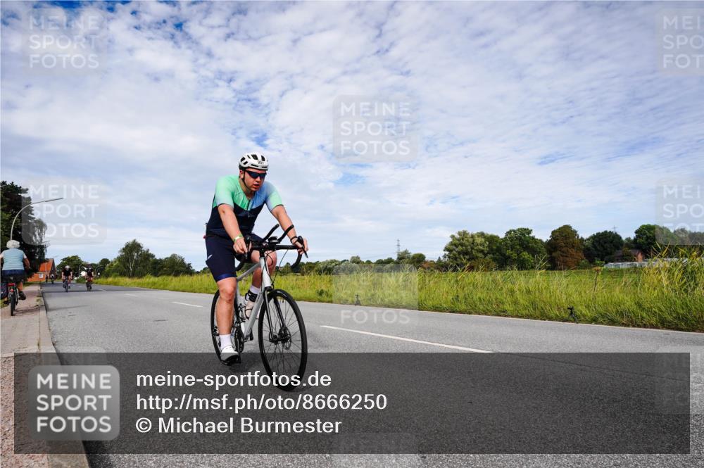 31.08.2025 - Elbe Triathlon Hamburg Michael Burmester http://msf.ph/oto/8666250 31.08.2025 10:26:29 Radfahren 905, 934, 951, 980, 1103, 1149 meine-sportfotos.de