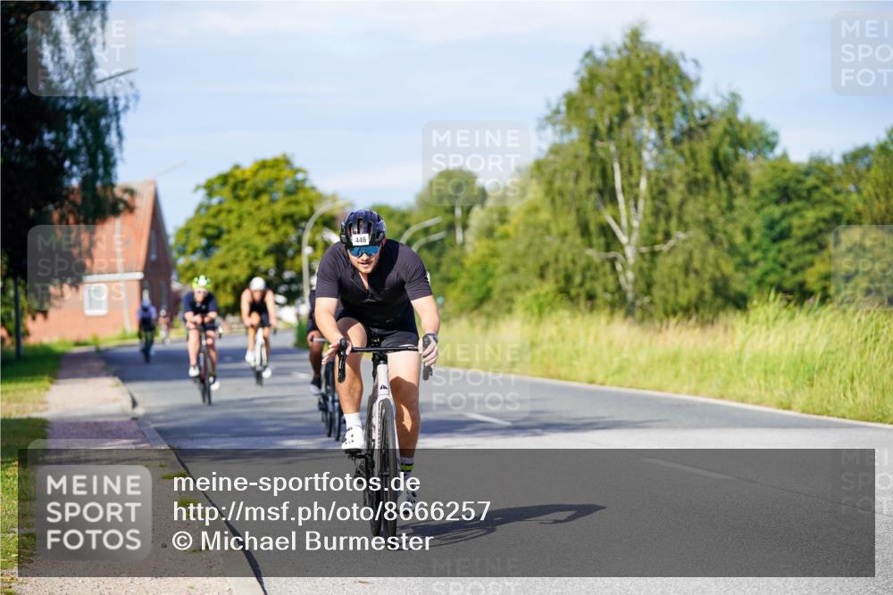 31.08.2025 - Elbe Triathlon Hamburg Michael Burmester http://msf.ph/oto/8666257 31.08.2025 09:35:13 Radfahren 250, 425, 446, 532, 730, 766 meine-sportfotos.de