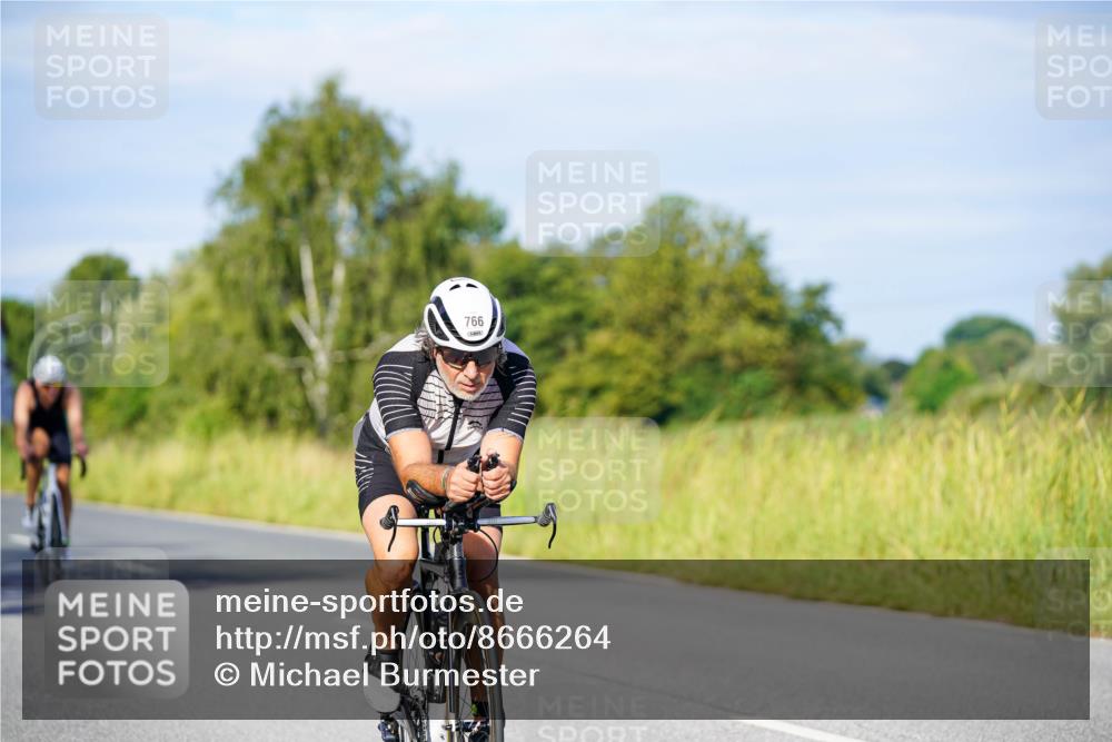 31.08.2025 - Elbe Triathlon Hamburg Michael Burmester http://msf.ph/oto/8666264 31.08.2025 09:35:15 Radfahren 250, 425, 446, 532, 593, 766 meine-sportfotos.de