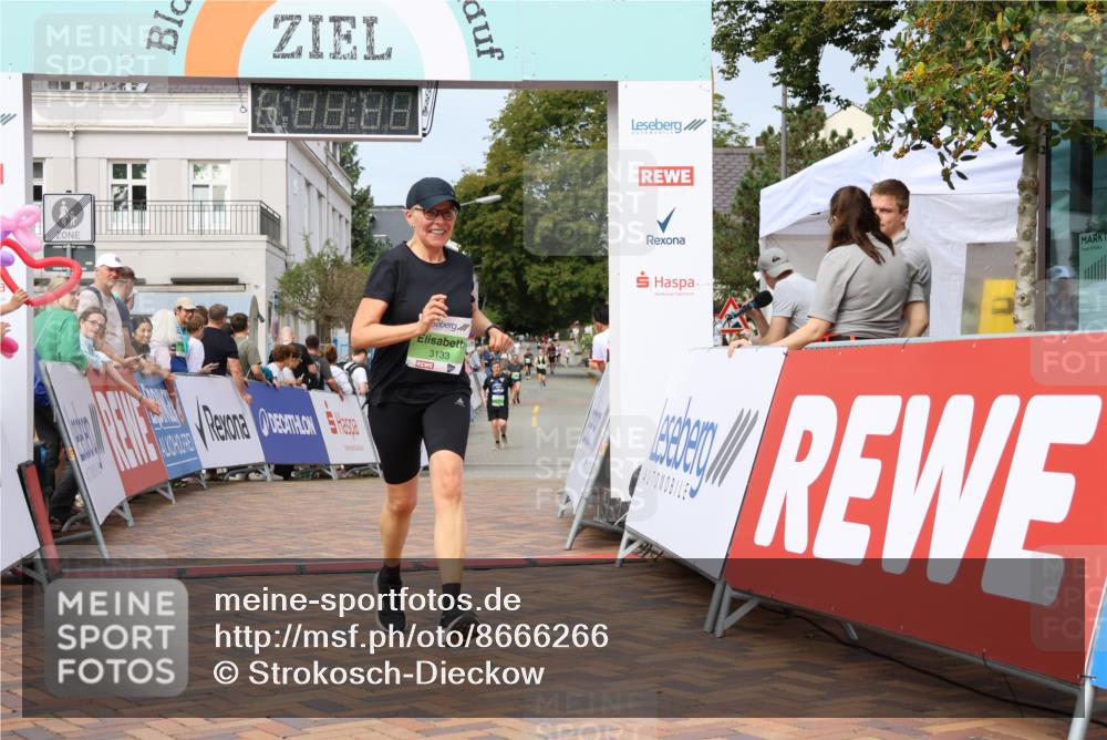 31.08.2025 - 21. Blankeneser Heldenlauf Strokosch-Dieckow http://msf.ph/oto/8666266 31.08.2025 11:17:12 Ziel 3698, 3366, 3133 meine-sportfotos.de