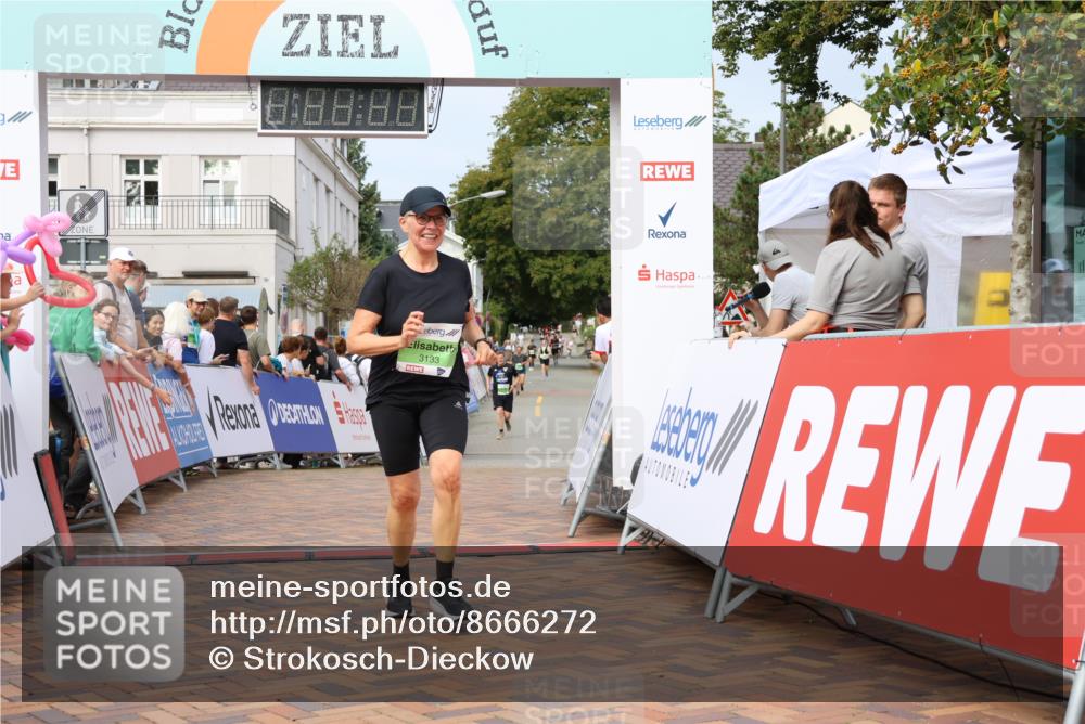 31.08.2025 - 21. Blankeneser Heldenlauf Strokosch-Dieckow http://msf.ph/oto/8666272 31.08.2025 11:17:12 Ziel 3698, 3366, 3133 meine-sportfotos.de