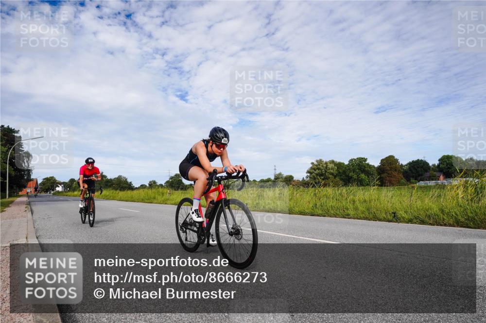 31.08.2025 - Elbe Triathlon Hamburg Michael Burmester http://msf.ph/oto/8666273 31.08.2025 10:27:01 Radfahren 830, 853, 992, 993 meine-sportfotos.de