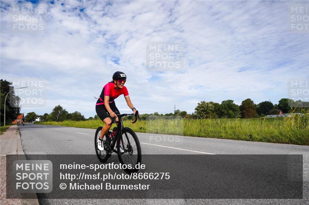 31.08.2025 - Elbe Triathlon Hamburg Michael Burmester http://msf.ph/oto/8666275 31.08.2025 10:27:02 Radfahren 830, 853, 993 meine-sportfotos.de