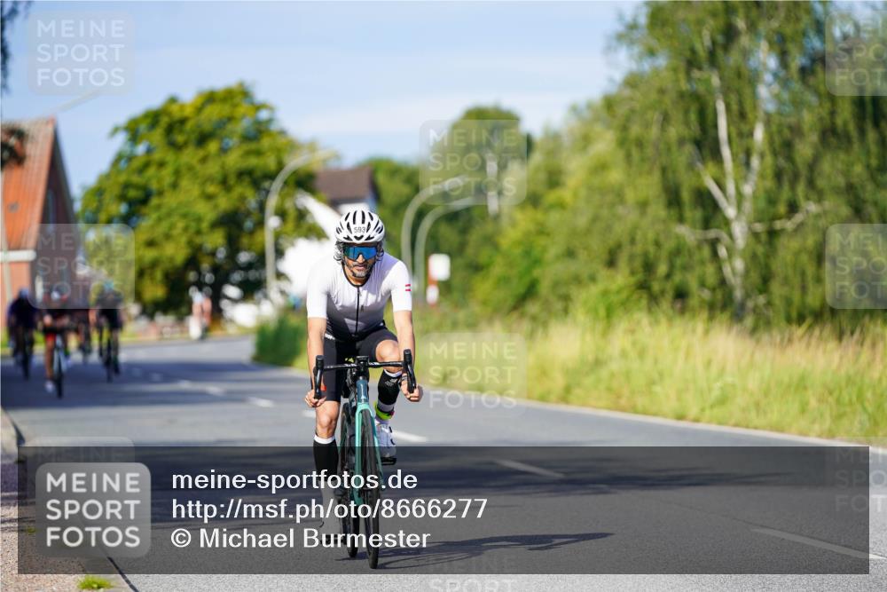 31.08.2025 - Elbe Triathlon Hamburg Michael Burmester http://msf.ph/oto/8666277 31.08.2025 09:35:20 Radfahren 276, 468, 593, 658 meine-sportfotos.de