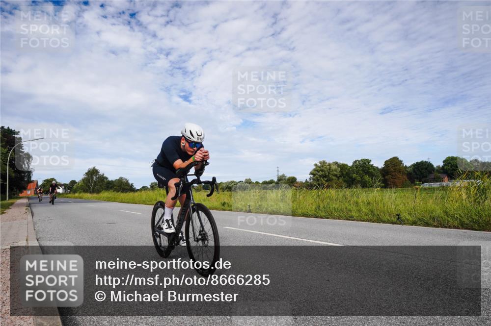 31.08.2025 - Elbe Triathlon Hamburg Michael Burmester http://msf.ph/oto/8666285 31.08.2025 10:27:18 Radfahren 1013, 1027, 1105, 1129 meine-sportfotos.de
