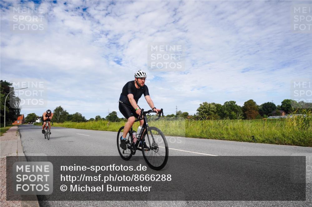 31.08.2025 - Elbe Triathlon Hamburg Michael Burmester http://msf.ph/oto/8666288 31.08.2025 10:27:20 Radfahren 1013, 1105, 1129 meine-sportfotos.de