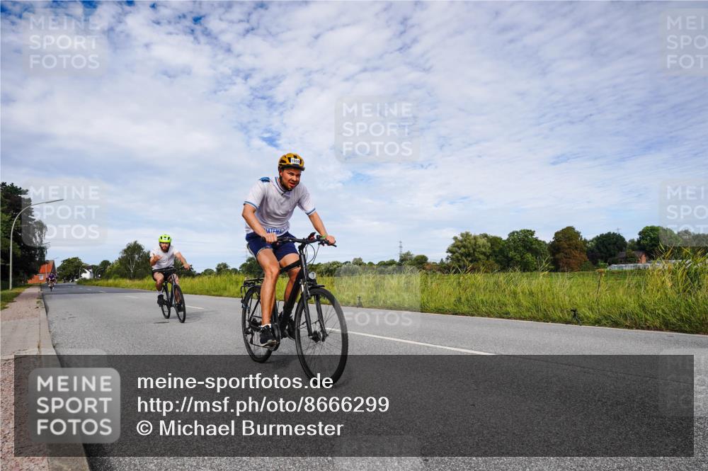 31.08.2025 - Elbe Triathlon Hamburg Michael Burmester http://msf.ph/oto/8666299 31.08.2025 10:27:42 Radfahren 797, 941, 1038, 1059 meine-sportfotos.de
