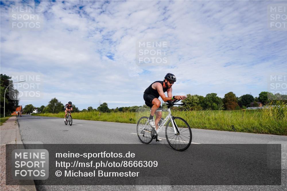 31.08.2025 - Elbe Triathlon Hamburg Michael Burmester http://msf.ph/oto/8666309 31.08.2025 10:27:51 Radfahren 401, 779, 1057, 1098, 1148 meine-sportfotos.de