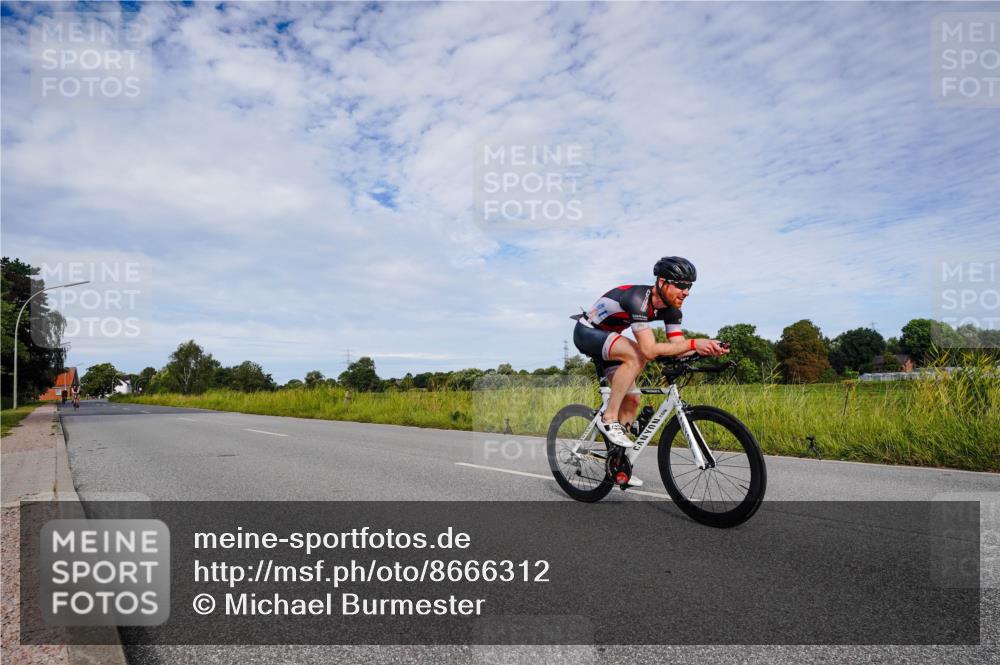 31.08.2025 - Elbe Triathlon Hamburg Michael Burmester http://msf.ph/oto/8666312 31.08.2025 10:27:52 Radfahren 401, 779, 1057, 1098, 1148 meine-sportfotos.de