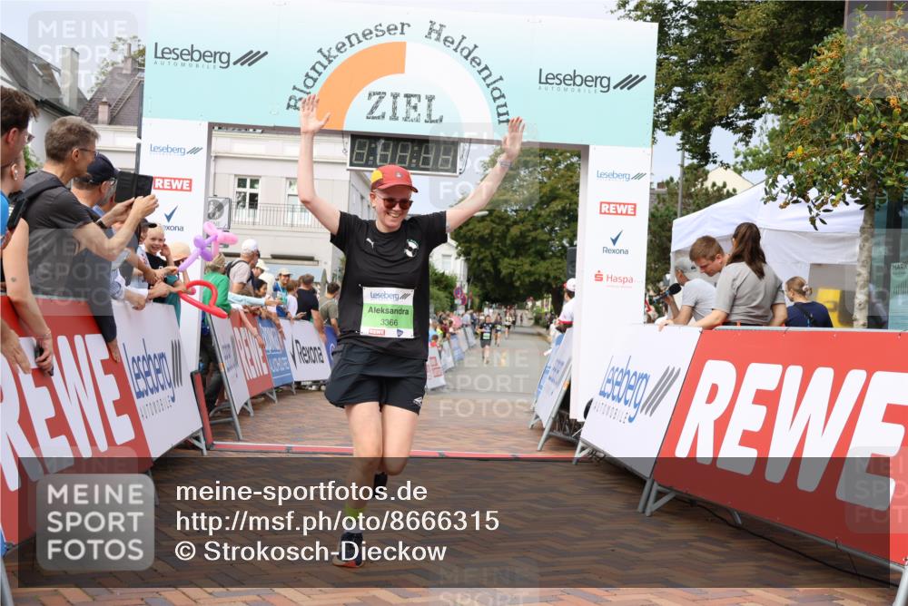 31.08.2025 - 21. Blankeneser Heldenlauf Strokosch-Dieckow http://msf.ph/oto/8666315 31.08.2025 11:17:09 Ziel 3698, 3641, 3708, 3366, 3133 meine-sportfotos.de