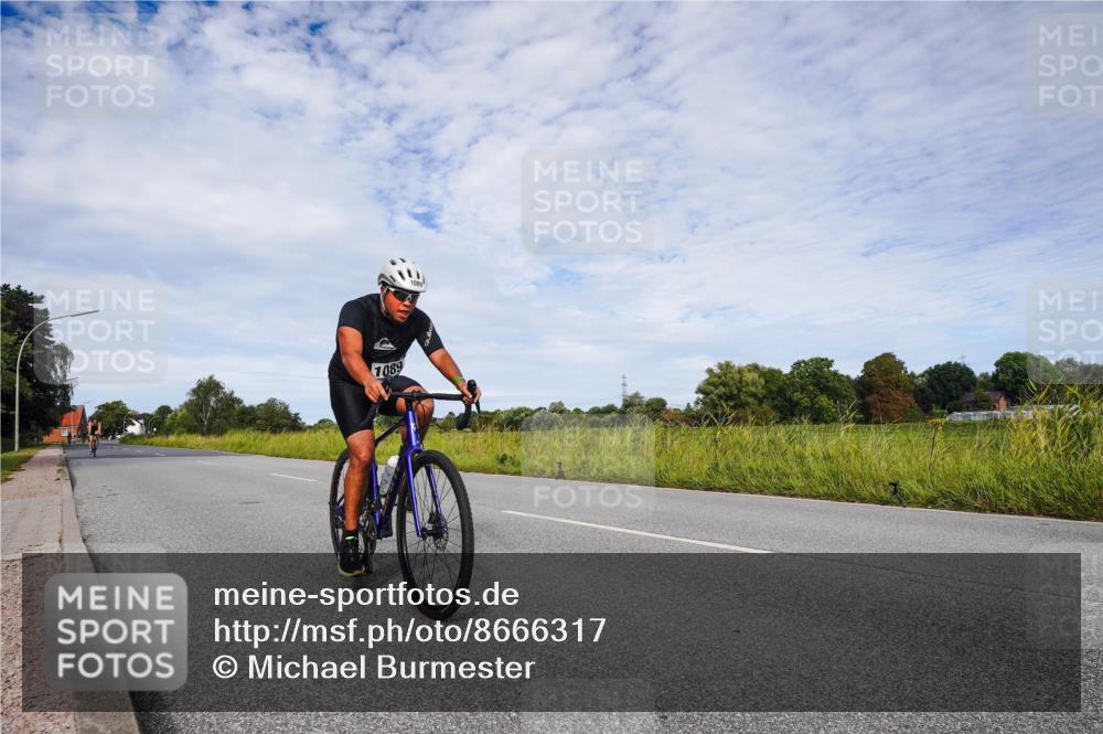 31.08.2025 - Elbe Triathlon Hamburg Michael Burmester http://msf.ph/oto/8666317 31.08.2025 10:28:02 Radfahren 809, 1089 meine-sportfotos.de