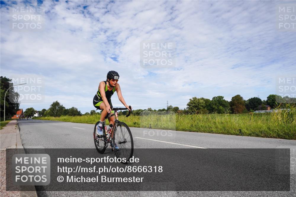 31.08.2025 - Elbe Triathlon Hamburg Michael Burmester http://msf.ph/oto/8666318 31.08.2025 10:28:06 Radfahren 799, 809 meine-sportfotos.de