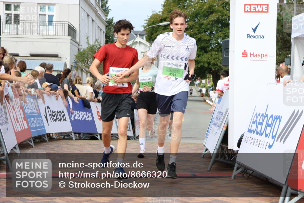 31.08.2025 - 21. Blankeneser Heldenlauf Strokosch-Dieckow http://msf.ph/oto/8666320 31.08.2025 10:58:35 Ziel 3064, 3651, 3457 meine-sportfotos.de