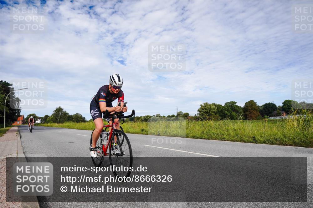 31.08.2025 - Elbe Triathlon Hamburg Michael Burmester http://msf.ph/oto/8666326 31.08.2025 10:28:15 Radfahren 799, 813, 817, 866 meine-sportfotos.de