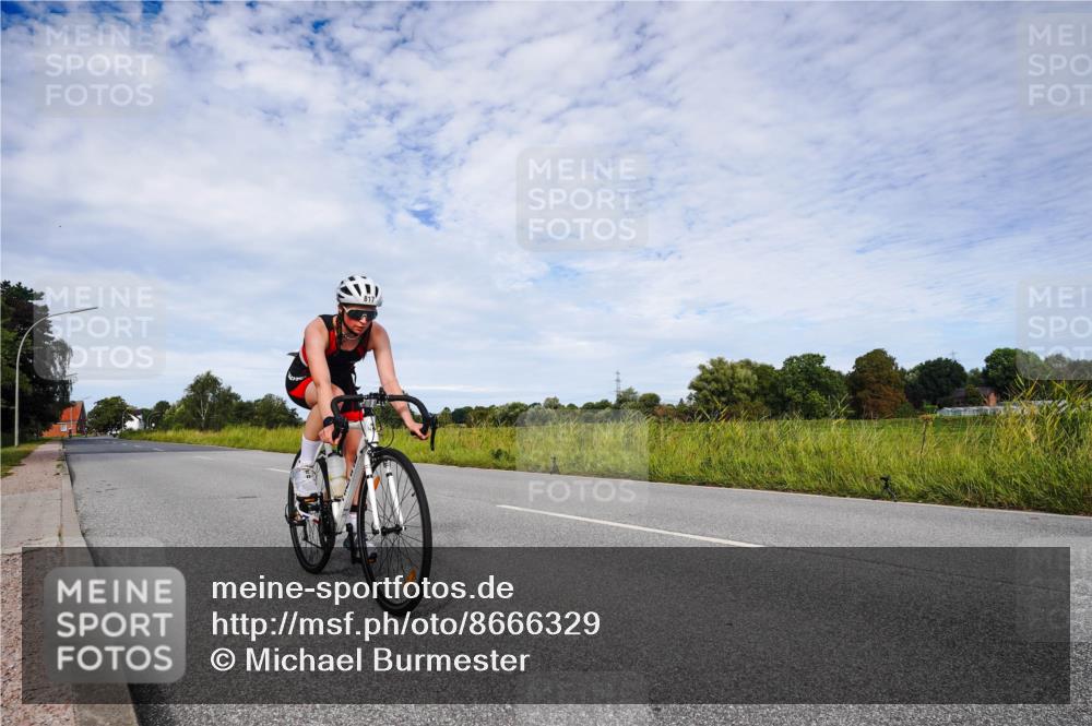 31.08.2025 - Elbe Triathlon Hamburg Michael Burmester http://msf.ph/oto/8666329 31.08.2025 10:28:18 Radfahren 813, 817, 866 meine-sportfotos.de