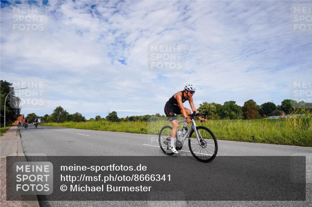 31.08.2025 - Elbe Triathlon Hamburg Michael Burmester http://msf.ph/oto/8666341 31.08.2025 10:28:34 Radfahren 673, 748, 789, 815, 848, 876 meine-sportfotos.de