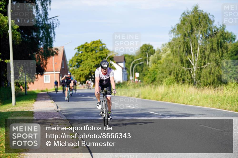 31.08.2025 - Elbe Triathlon Hamburg Michael Burmester http://msf.ph/oto/8666343 31.08.2025 09:35:52 Radfahren 404, 689, 752, 834 meine-sportfotos.de