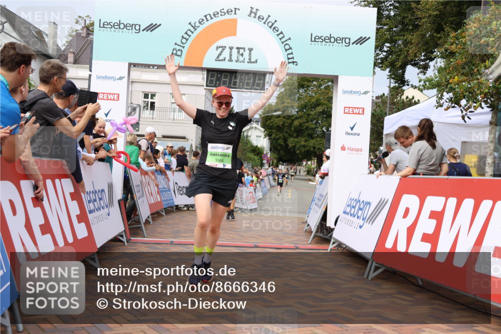 31.08.2025 - 21. Blankeneser Heldenlauf Strokosch-Dieckow http://msf.ph/oto/8666346 31.08.2025 11:17:09 Ziel 3698, 3641, 3708, 3366, 3133 meine-sportfotos.de