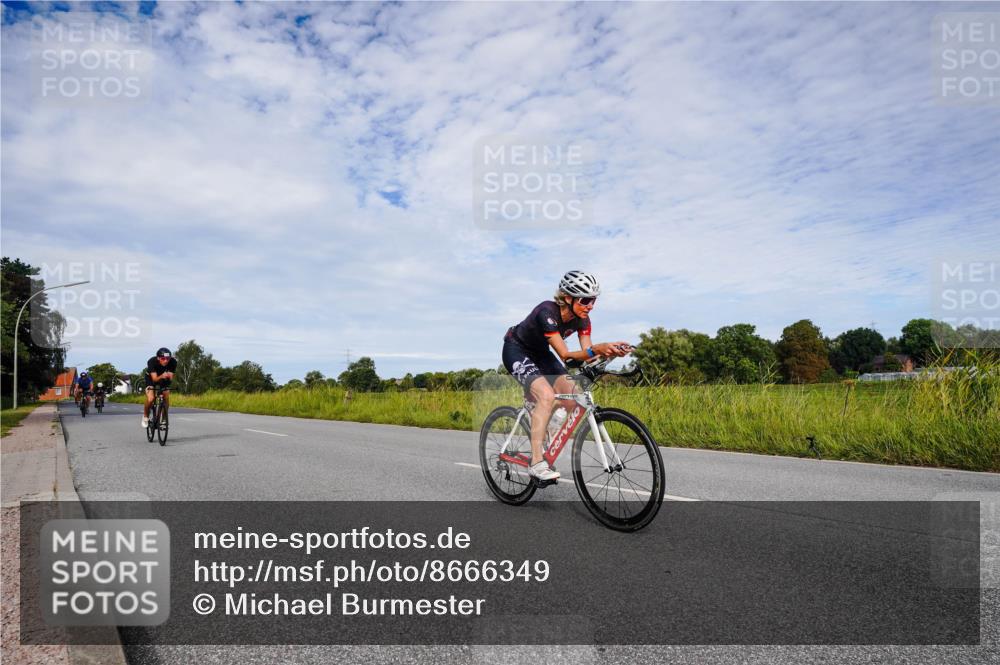 31.08.2025 - Elbe Triathlon Hamburg Michael Burmester http://msf.ph/oto/8666349 31.08.2025 10:28:42 Radfahren 701, 789, 852, 913, 991, 1123, 1219 meine-sportfotos.de