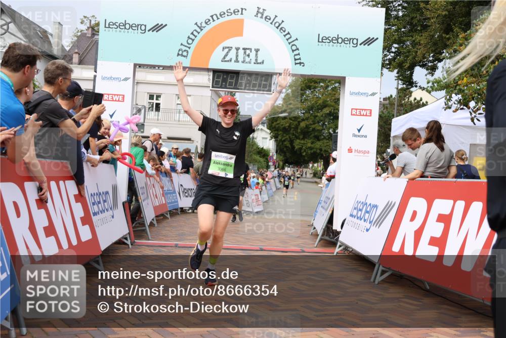 31.08.2025 - 21. Blankeneser Heldenlauf Strokosch-Dieckow http://msf.ph/oto/8666354 31.08.2025 11:17:09 Ziel 3698, 3641, 3708, 3366, 3133 meine-sportfotos.de