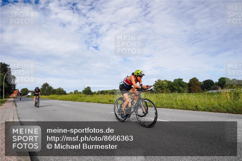 31.08.2025 - Elbe Triathlon Hamburg Michael Burmester http://msf.ph/oto/8666363 31.08.2025 10:28:56 Radfahren 833, 881, 884, 1160 meine-sportfotos.de