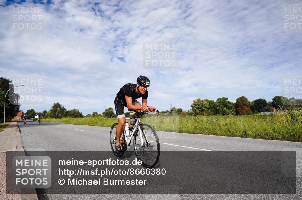 31.08.2025 - Elbe Triathlon Hamburg Michael Burmester http://msf.ph/oto/8666380 31.08.2025 10:29:26 Radfahren 667, 711, 1183 meine-sportfotos.de