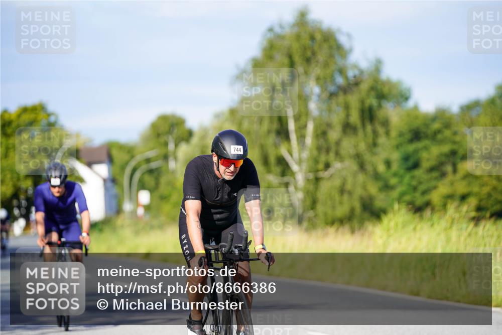 31.08.2025 - Elbe Triathlon Hamburg Michael Burmester http://msf.ph/oto/8666386 31.08.2025 09:36:10 Radfahren 372, 390, 561, 744, 746 meine-sportfotos.de