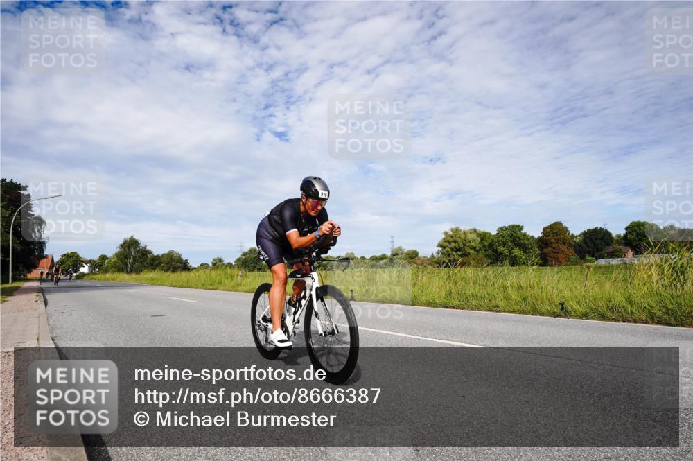 31.08.2025 - Elbe Triathlon Hamburg Michael Burmester http://msf.ph/oto/8666387 31.08.2025 10:29:46 Radfahren 775, 894, 916, 1017 meine-sportfotos.de
