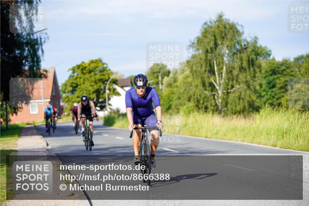 31.08.2025 - Elbe Triathlon Hamburg Michael Burmester http://msf.ph/oto/8666388 31.08.2025 09:36:11 Radfahren 372, 390, 483, 561, 744, 746, 761 meine-sportfotos.de