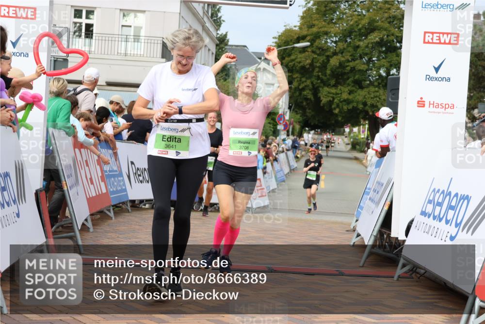 31.08.2025 - 21. Blankeneser Heldenlauf Strokosch-Dieckow http://msf.ph/oto/8666389 31.08.2025 11:17:02 Ziel 3698, 3641, 3708, 3715 meine-sportfotos.de